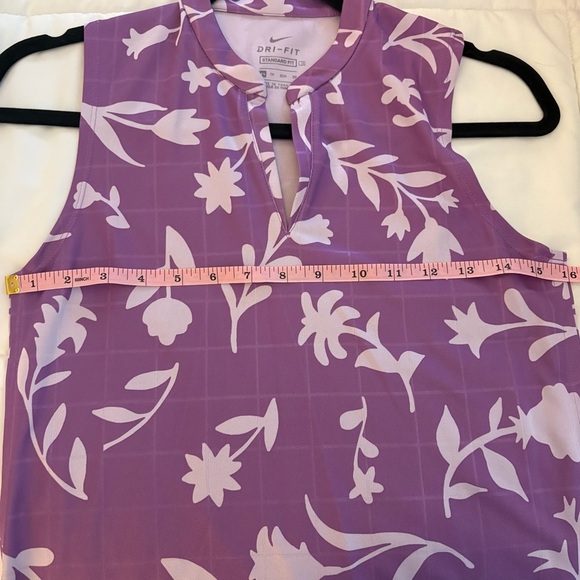 Nike Women’s Purple Floral Sleeveless Breathe Golf Polo - Picture 8 of 8